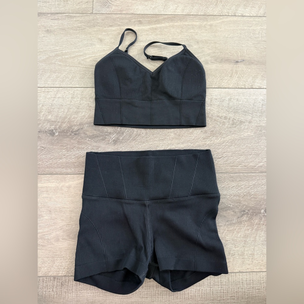 OFFLINE By Aerie Seamless Corset 2" Bike Short and Bra Set: Small True Black